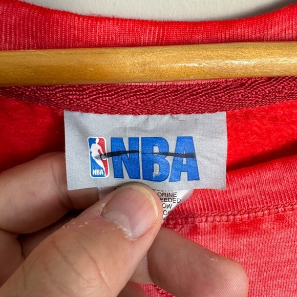 NBA Women's Red Detroit Pistons Retro Logo Long‎ Sleeve Fleece Sweatshirt Small - Picture 4 of 14